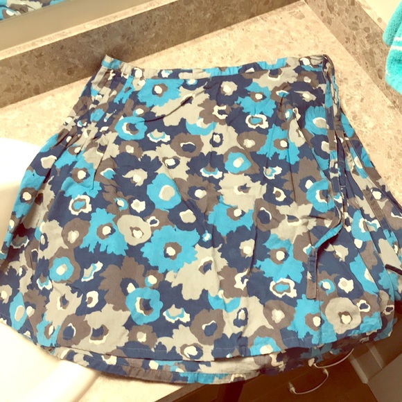 Patagonia Dresses & Skirts - Patagonia blue floral wrap skirt size 8